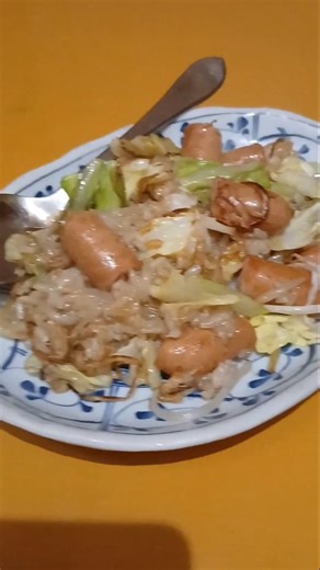 ウインナー野菜炒めリゾット作りました…😋