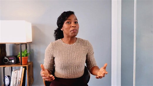 M di w se chante k pou ban m bag 😎🙃 Man… cette chanson me parle tellement Si j’avais un hymne, ce serait exactment ça : ai“Libérée, délivrée…” Ce n’est pas juste un refrain de conte de fees Disney. C’est un cri de l’âme. R retrouver sa voix, c’est exactement ça. Arrêter de se cacher. Arrêter de se réduire. Arrêter de vivre gelée dans une version acceptable. Le passé est passé!!! On ne revient pas en arrière. On avance. Libre. Entière. Alignée. Et peu importe si la voix casse un peu… elle est e