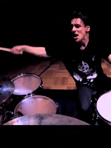 House of Wolves - Bring me the Horizon (Drum cover by Matt Mcguire) The ghost notes on the snare made this cover incredible, its the subtle touches that bring music up to the next level, but really that china cymbal helped alot. #mattmcguire #bringmethehorizon #houseofwolves #metalcore #olliesykes