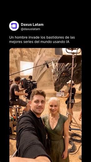 Daxus Latam | Power BI, IA, Excel, Python y más on Instagram: "Si es para usar Inteligencia Artificial, que sea para invadir los bastidores de las series que amamos 🎬 El creador Simon Jost empezó creando prompts en NanoBanana Pro para insertarse dentro de las escenas, codo a codo con personajes icónicos. Luego, utilizó una IA de video (no revelada) para transformar imágenes estáticas en escenas vivas, con una estética cinematográfica. El resultado es impresionante: recorre escenarios que marcar