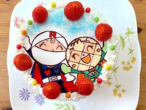 Character cakes Melonpanna-chan and Rollpanna-chan