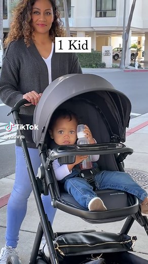 The joovy Qool can fit up to 3 kids! Mix and match whichever way works for you 🥰 #fyp #foryou #joovy #stroller #strollertok #triplestroller #family