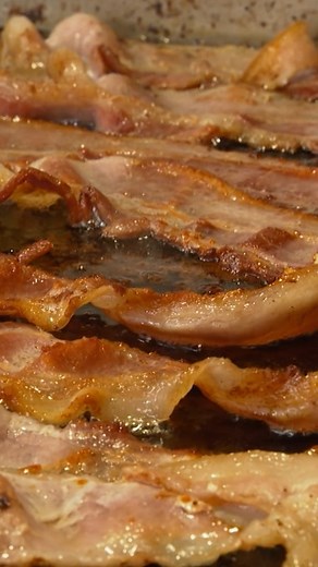 This week on Crossroads, our crew finds the best biscuits in the state! #foodphotography #countryfood | Tennessee Crossroads