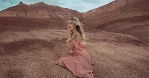 Margo Price Announces New Album, 'Strays', 2022–2023 Tour Dates [Video]