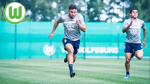 278K views · 1.1K reactions | Der schnellste Wolf , der deutsche Meister im 100-Meter-Sprint Deniz Almas, im Training bei den fußballspielenden Wölfen. Ein kleiner Rückblick  | VfL Wolfsburg | Facebook