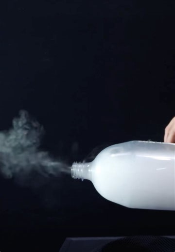 Acoustic rockets with Helmholtz resonance