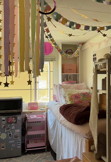 USF Dorm Tour: Freshman Dorm Room at University of San Francisco