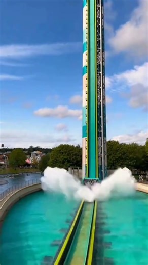 Mega Drop Water Splash Tower! Extreme 🌊 #MegaDropSplash #WaterTowerRide #ExtremeThrill #VerticalFall