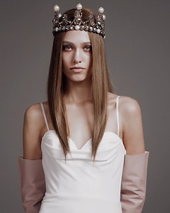 This minimalist #VeraWangBride mermaid wedding dress crafted in stretch crepe featuring a draped bustier bodice with thin straps. https://bit.ly/3NIgpq8 | Designer Bridal Room, Hong Kong | Facebook