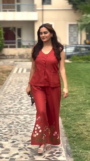 Dhun Fashion Jaipur on Instagram: "#Dhun_fashion_jaipur #kurti #suit #ethnicwear #women #dress #india #traditional #rakhi #culture"