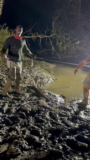 WHERE YOU GOING? 😱😱😱 | Knee Deep Mudding