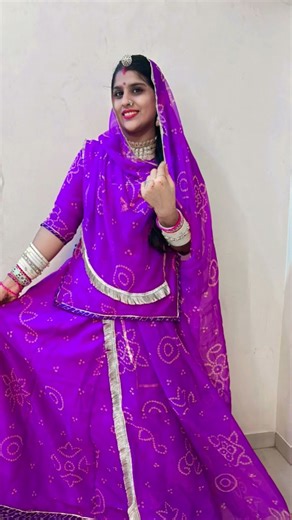 मर्यादा में रहकर भी खूबसूरत दिख सकते है तो क्यूँ अपना पहनावा बदले |राजस्थानी पहनावे के आगे सब फीका |