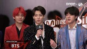 뷔야 울디마ㅠㅠ 마마 in 홍콩 5관왕 후 수상 소감하는 BTS💜 2018 MAMA 올해의 가수 & 올해의 앨범 : 방탄소년단! Congratulations to BTS for winning Artist of the Year, Album of the Year, Mwave Global Choice, Best Asian Style, TikTok Best Music Video! 2018 MAMA 초밀착 현장 스토리는 오직 M2에서! Behind the Scenes from 2018 MAMA, Only at M2! #2018MAMAxM2 #틱톡 #TikTok / 방탄소년단 | M2 - 엠투