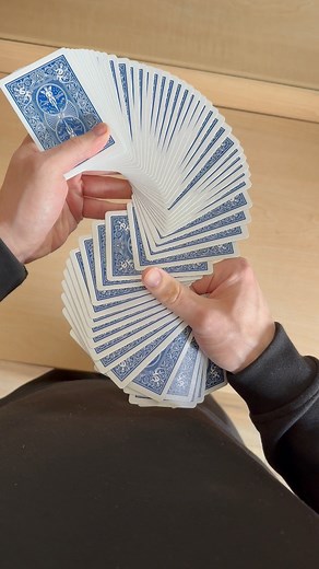 631K views · 17K reactions | Flow  #cardtricks #cardmagic #cardistry #magician #magictricks #satisfyingvideo #asmr #asmrsounds | Gianni Palumbo | Facebook