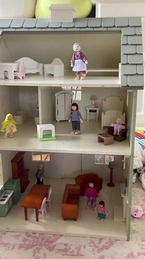 Would yall want to see me restore & decorate my old dollhouse? #teenmom #trending #mom #momsoftiktok #singlemom #momtok