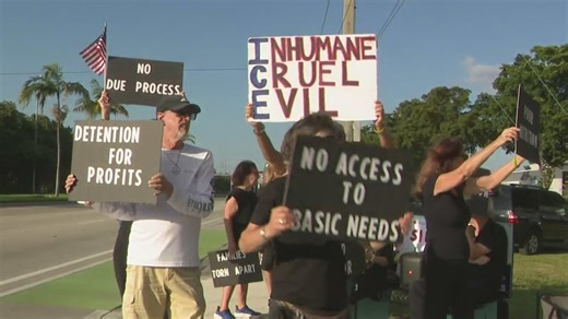 Christmas Day protests outside Broward County ICE detention facility