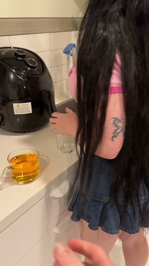 Thats was CLOSE 😅 #fyp | lara rose kissing