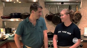 Check out the sweet surprise Chris has for Amy Schumer as they dish about their fave foods! 😉 #AmySchumerLearnsToCook Season Finale > Monday at 10|9c | Food Network