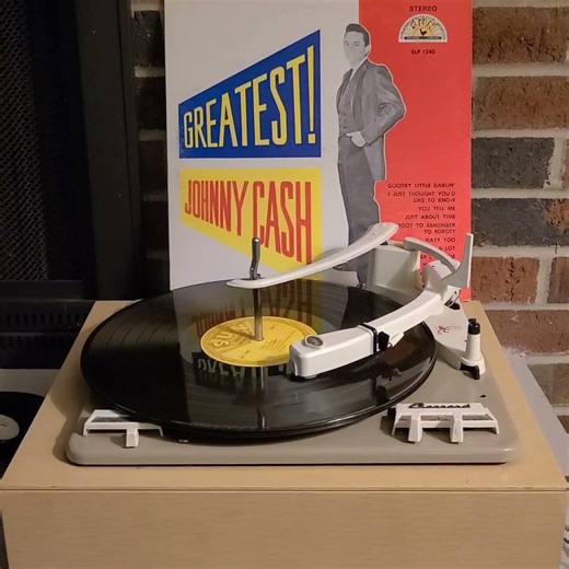 Garrard 210 record player demo with new (generic) AT3600L cartridge. Plays Johnny Cash pretty great!