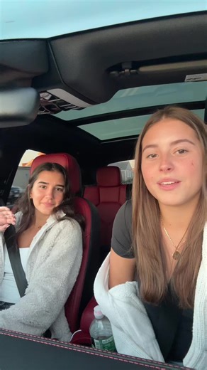 Maddie Fitzpatrick (@maddiefitzpatrick3)’s videos with i love birds of a feather - duru