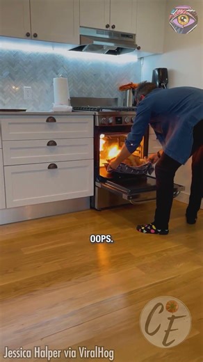 How To Burn Your Thanksgiving Turkey In 10 Seconds 🦃🔥😂