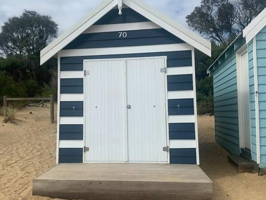 Brighton beach boxes: Six-figure sale of iconic coastal shack in Melbourne’s south east - realestate.com.au