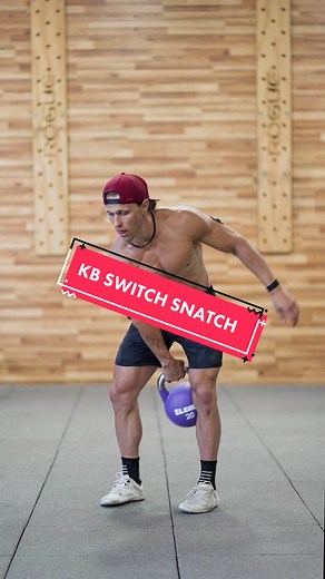 💪 KB Switch Snatch - improve your coordination and level up your Kettlebell skills! Here's how to do it in slow mo so you hit that weight transfer with perfection. #functionalbodybuilding #forearms #deltoids #swoleisthegoal #chestpress #kettlebellswings #dontskiplegday #overheadpress #highintensity #ironrebel #internationalchestday #powersnatch #plyo #pushpress #pushday #pullday #shoulderpress #snatches #tuesdayworkout #nogymrequired #parkworkout #abscheck