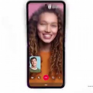 185K views · 4.6K reactions | Let’s have an up-close look at Samsung’s second foldable phone Galaxy Z Flip. | GIGadgets | Facebook