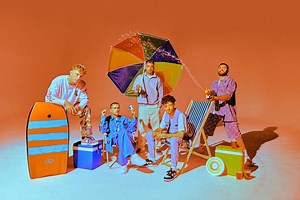 UK発の"おしゃゆるバンド"EASY LIFE、デビュー・アルバム『Life's A Beach』より先行シングル「Skeletons」リリース