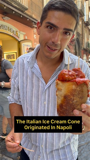 The “cuzzetiello” or also known as the Italian ice cream cone, actually originated in Napoli!
