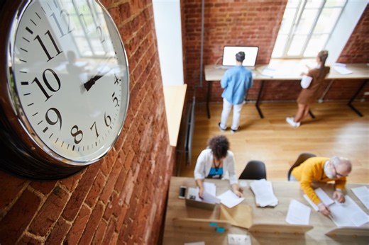 Guida agli orari di lavoro: regole, diritti, flessibilità, pause, turni e straordinari