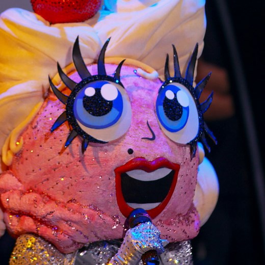 That performance was a DREAM! 🤩 Don't miss more clues on an all-new episode Wednesday at 8/7c on FOX. | The Masked Singer