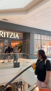 Bayshore Shopping Centre, Ottawa, Ontario, Canada #ottawa #ontario #Canada #canadalife #motheranddaugther #everyone #everyonehighlights | Janet Rafael-White