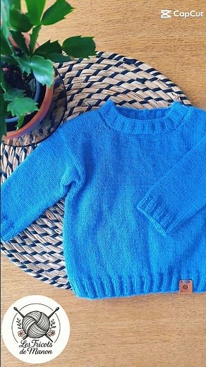Crew neck knit sweater