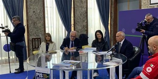 Cosenza attiva il Pronto Intervento Sociale. Il sindaco Franz Caruso: “Un servizio essenziale per garantire dignità e protezione ai più fragili” VIDEO