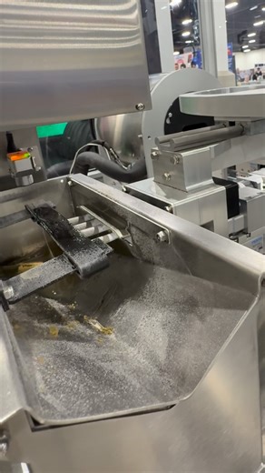 PreRoll-Er on Instagram: "The Coat-Er features a 1-liter adhesive tank that heats up to 200°F, paired with an optimized glue application zone for precise, consistent coverage."