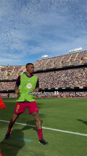 Gabriel Jesus warming up on the sidelines for #Barcelona 🔥 #futbol #soccer #football #espnsocial