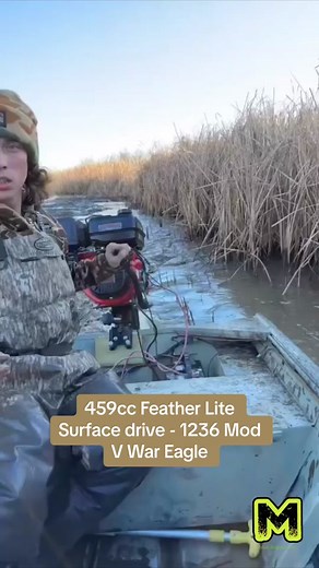 Check out this 459cc Feather Lite surface drive mud motor in the slop from @Logan Day The surface drive is bolted to a 1236 mod V war eagle The 13/16hp Festher Lite surface drive mud motor kit costs $1099 and fits a 15-16” transom Kit weight is 65lbs - fully assembled approx 145lbs, depending on which engine you attached to it Every kit comes with a 9 inch stainless steel propeller, rugged enough to withstand mud, rocks and logs For more information, check the link in our bio #mudskippermudmotor