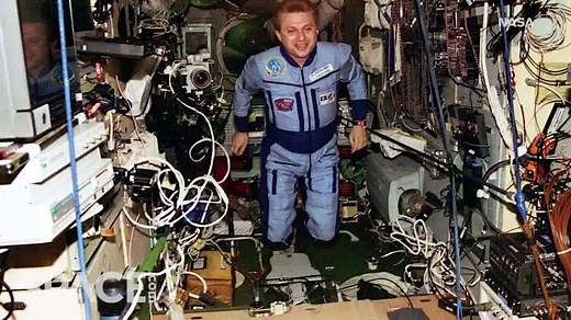 4.7K views · 84 reactions | TODAY: We go live at 1:00p ET (1700 GMT/10a PT) on FB for another 'Space Chat' to talk about SpaceX's Starship. We hope to see you there. In the meantime, check out this snippet from our xmas show! New to our page? More: https://buff.ly/3hfGbB6 | Space.com | Facebook