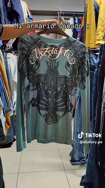 Pop Up Vintage en La Victoria: Moda Y2K y Baggy