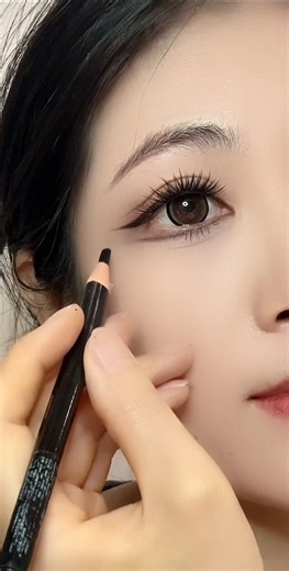 Easy Eyeliner Tutorial for Beginners | Perfect Winged Eyeliner Step-by-Step | Everyday Eye Makeup