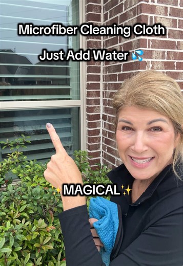 Achieve Streak-Free Shine with Microfiber Cleaning Cloths