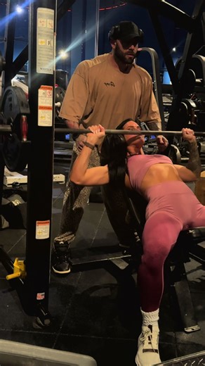 Added some Smith machine presses back into my shoulder and chest day. Haven’t done these in probably a year … I was very pleased with the weight that I was pushing, but mannnn was a sore the next day😮‍💨😮‍💨 . Outfit from @Buffbunny Collection code : Stefanie . Preworkout from @Cutler Nutrition code TEAMRAW . Training plan from myself🙃 if you’re interested in a workout program, please hit the link in my bio or DM me💕