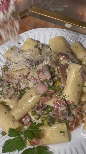 The Gladiator's Mistress: A Homemade Creamy Pasta Recipe
