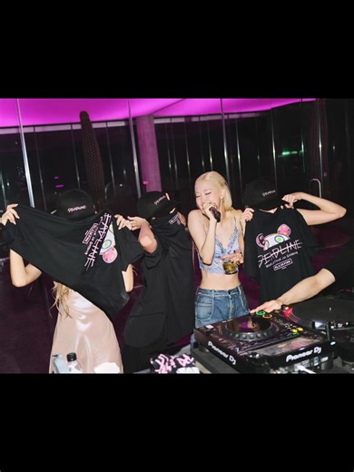 Exploring the Charm of BLACKPINK's Jennie and Rosé