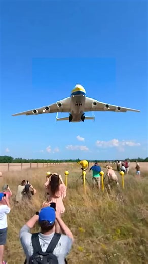The Antonov 225 Mriya - Biggest Aircraft In The World #aircraft #ukrainevsrussia #antonov225 #mriya #bigmachine #airplane | Heavysteelmarvels