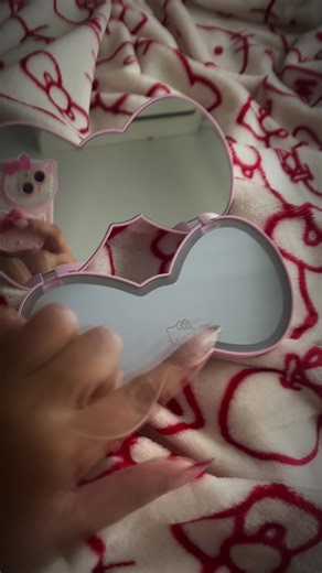 Hello Kitty LED Mirror Review and Features
