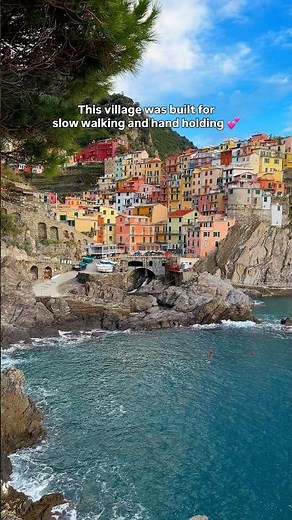 I visit the most romantic and colorful village in Italy