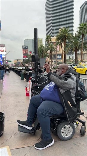 Live in Las Vegas highlight ‪@willbthesingingveteran‬