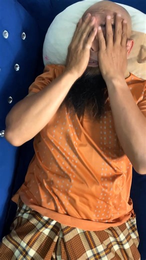 ❗️SAKIT KEPALA SAMPAI NAK TIDUR PUN TAK BOLEH. Rupanya punca Angin dalam badan. Sakitnya....🥹 . Nasib ada Minyak akar Veraroma >> https://lyashahome.com/fbmy-veraroma-angin/ . Hanya dengan sekali sapu, memang rasa lega sangat. Tambahan pula Rasa sejuk minyak yang menenangkan. . Memang benda wajib ada di setiap rumah minyak Veraroma ni. Kelebihan Minyak Sejuk Veraroma : ✨ Hilangkan angin & rasa tak selesa dalam badan ✨ Memberi ketenangan dan Tidur yang lena ✨ Kurangkan sakit kepala & migrain ✨ R